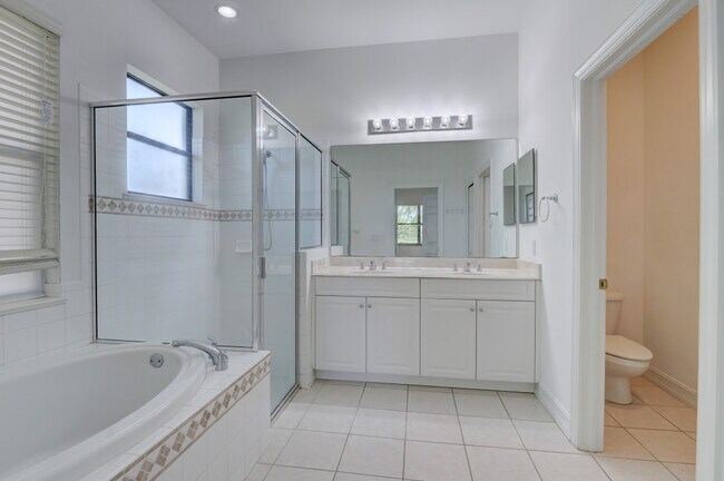 Master Bath - 10250 Templeton Ln