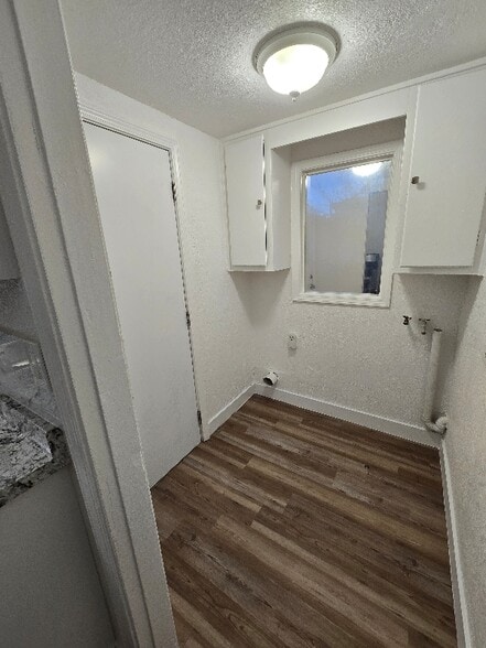 Building Photo - 1610 E Yale Ave