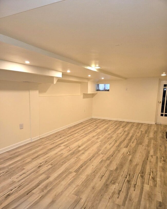 Building Photo - 3-Bedroom, 2-Bathroom in Brewers Hill