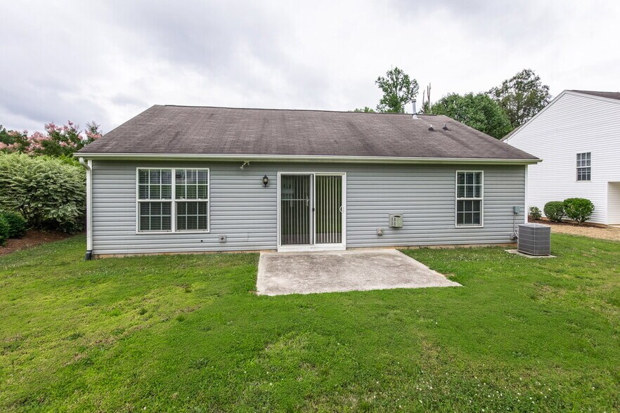 Building Photo - 9109 Munsing Dr