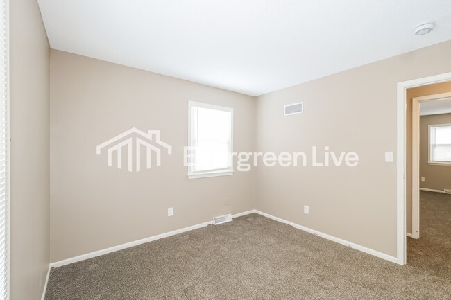 Building Photo - 7509 E 127th St