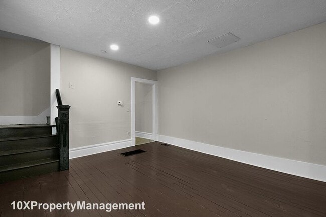Building Photo - 362 N Garfield Ave
