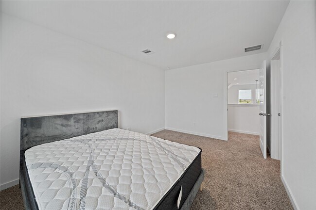 Building Photo - 3815 Pierce Pl Ln