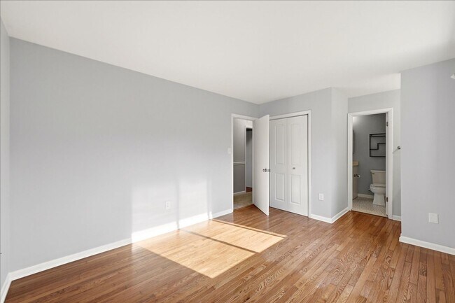 Building Photo - 5481 Saddler Ln