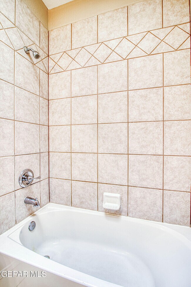 Building Photo - 6076 Los Siglos Dr