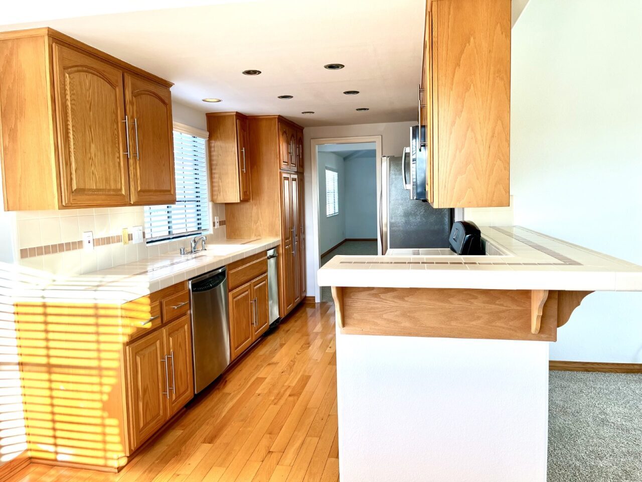 Building Photo - 107 S Lucia Ave