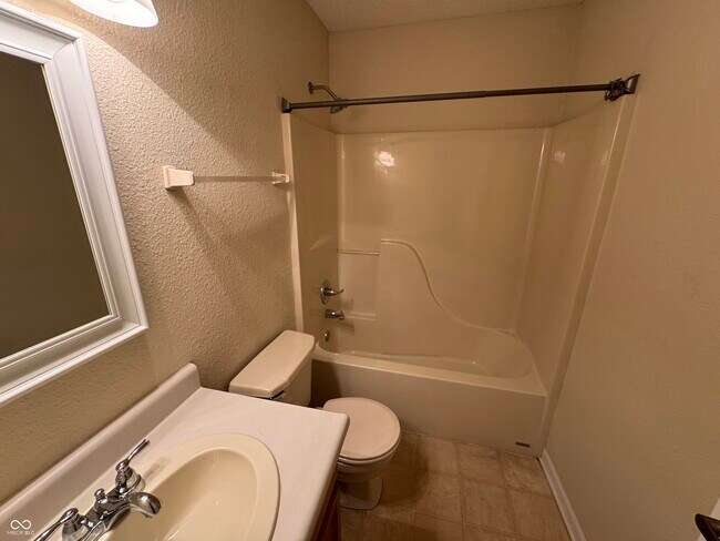 Building Photo - 7644 Scatter Woods Ln
