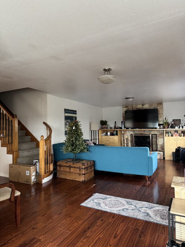 Building Photo - 791 Moonglow Ave