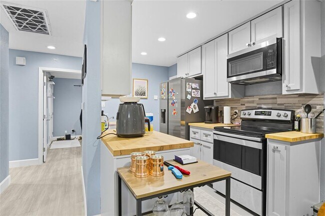 Building Photo - 5401 Agua Caliente Cove