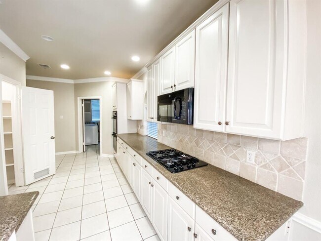 Building Photo - 13030 Mossy Ridge Cove
