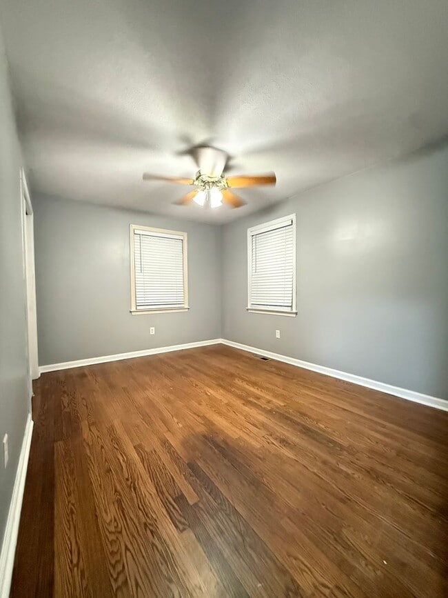 Building Photo - Charming 4-Bedroom Brick Ranch in Historic...