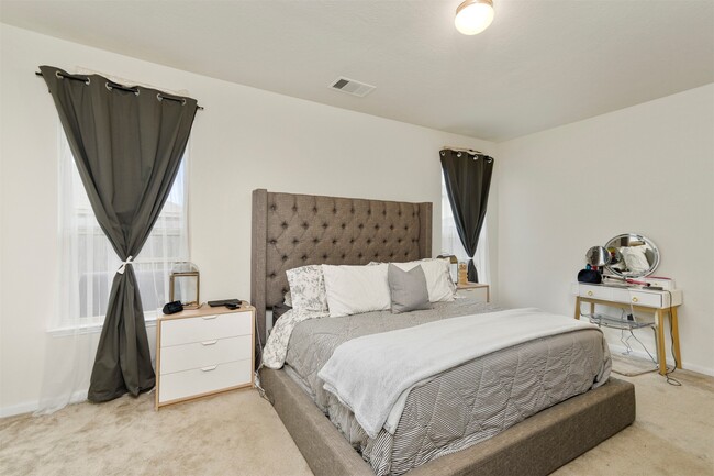 Building Photo - 11654 Rosewood Forest Ct