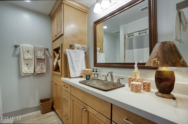 Building Photo - 3337 E Las Rocas Dr