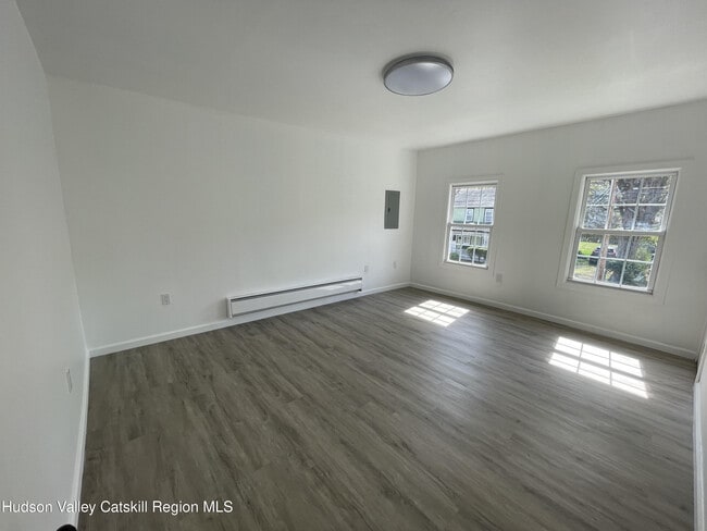 Building Photo - 19 Broadhead St
