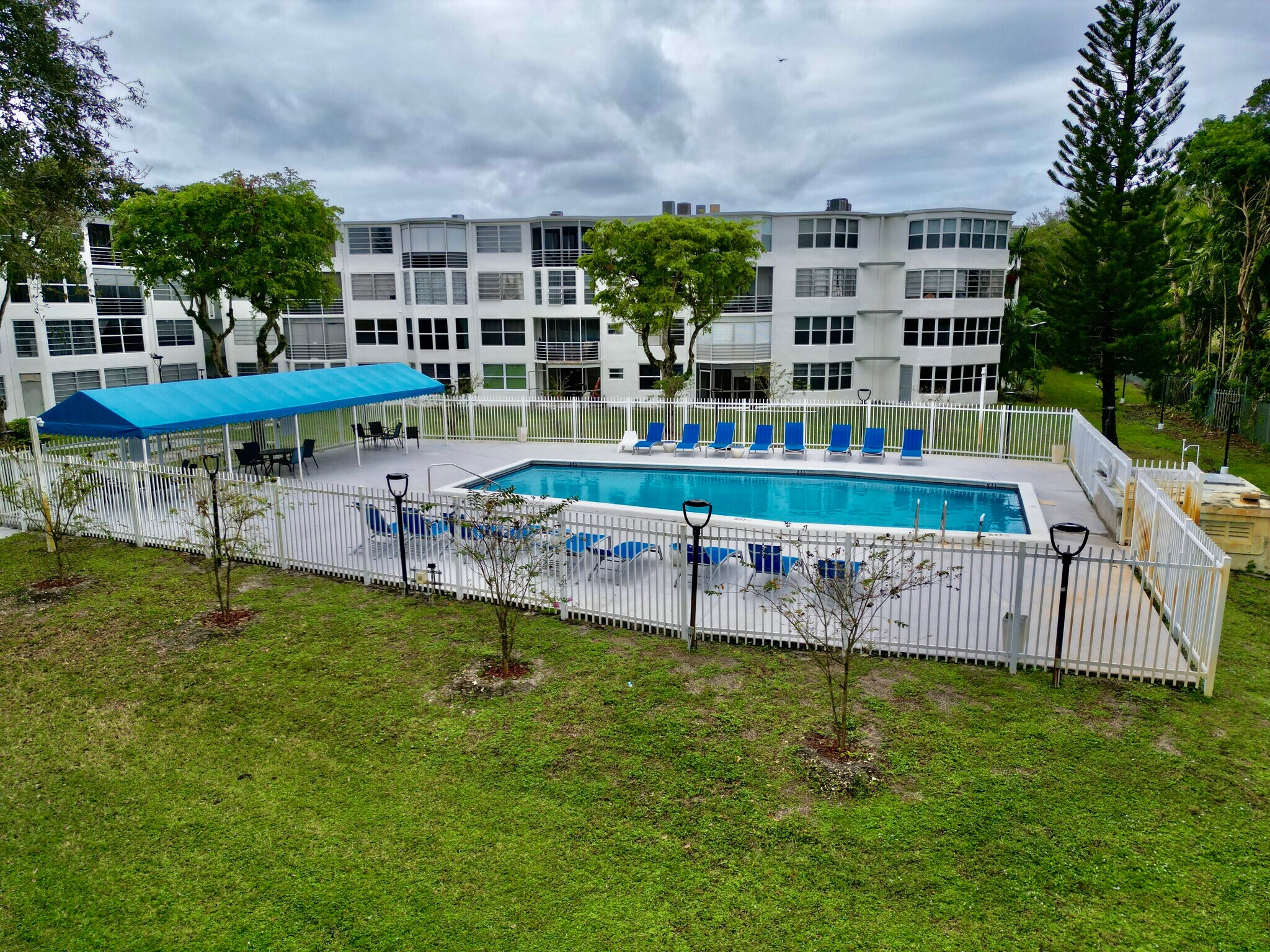 Building Photo - 1351 NE 191st St