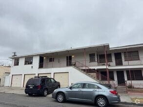 Building Photo - 1901 Cedar Ave