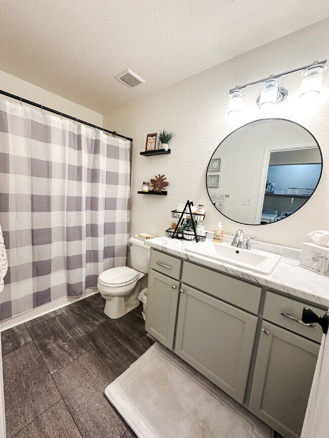 Building Photo - “4-Bedroom, 2-Bathroom Home in Yuma”
