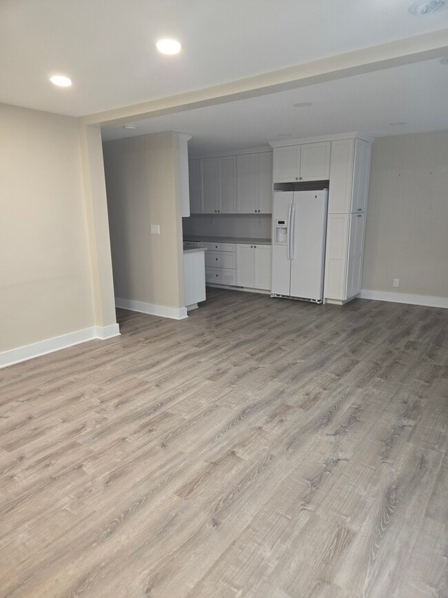 Building Photo - 1567 W Stonehenge Dr