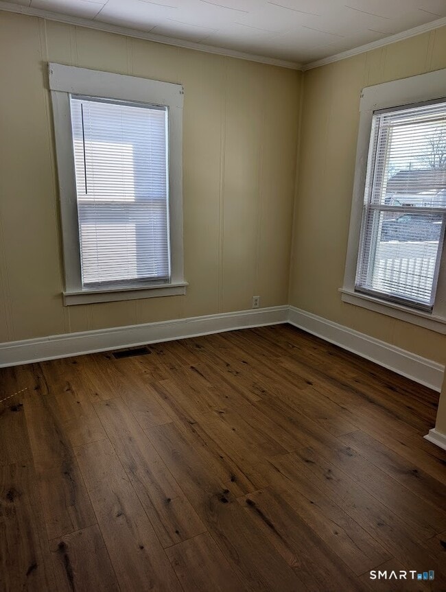 Building Photo - 184 Buckingham Ave