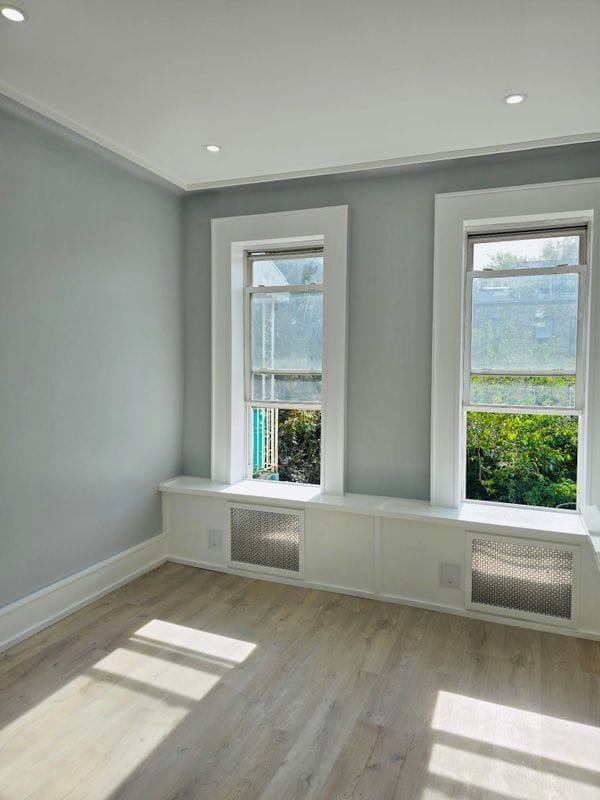 Building Photo - 540 46th St