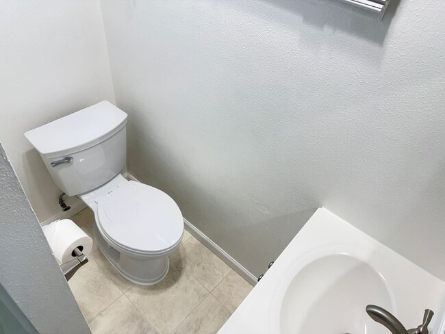 Building Photo - Updated Studio Apartment in Junction City!  $200.00 MOVE-IN SPECIAL