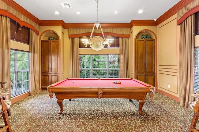 Building Photo - 1000 Scotia Dr