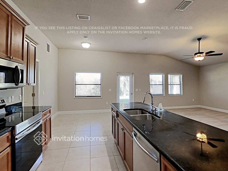 Building Photo - 3881 Brantley Cir