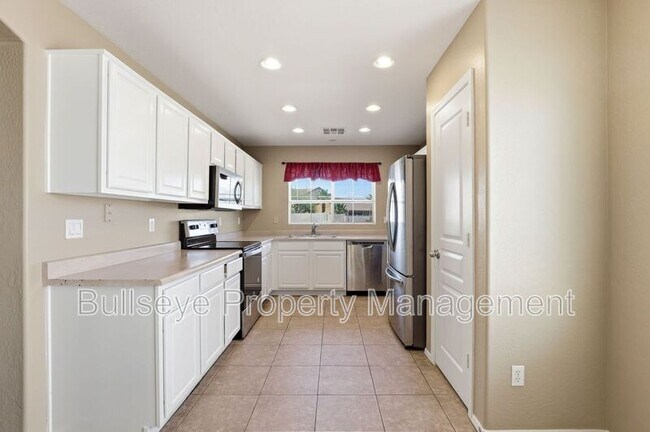 Building Photo - 21069 N Jocelyn Ln