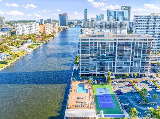 Building Photo - 2017 S Ocean Dr