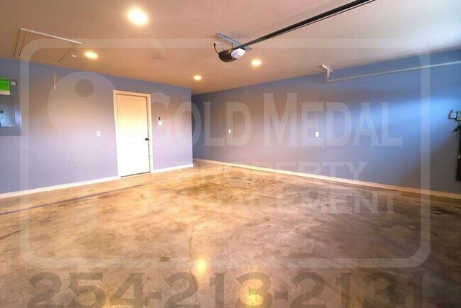 Building Photo - 6009 Cordillera Dr