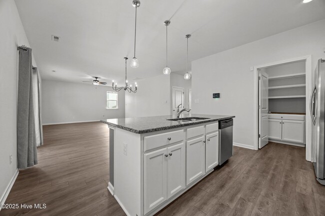 Building Photo - 115 Tralee Pl
