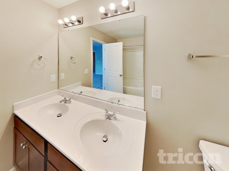 Building Photo - 3007 Stauton Dr