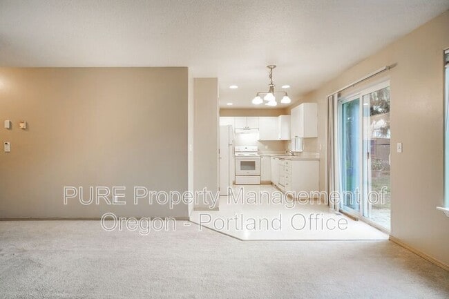 Building Photo - 3633 NE 158th Ave