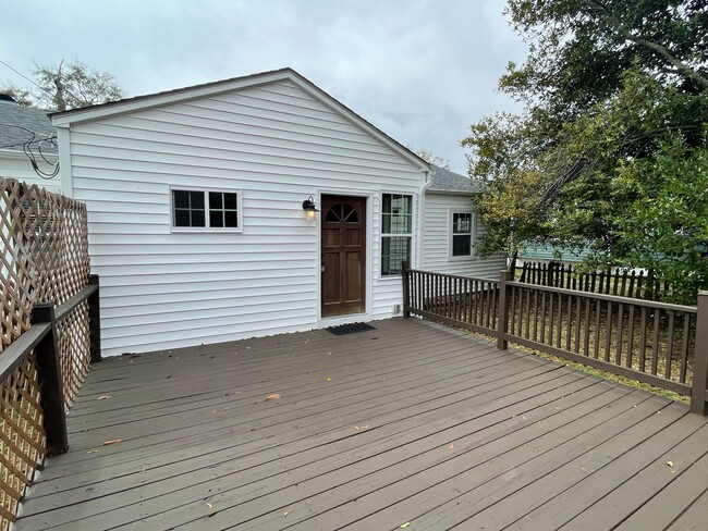 Building Photo - Historic Downtown Wilmington 3 Bedroom Home