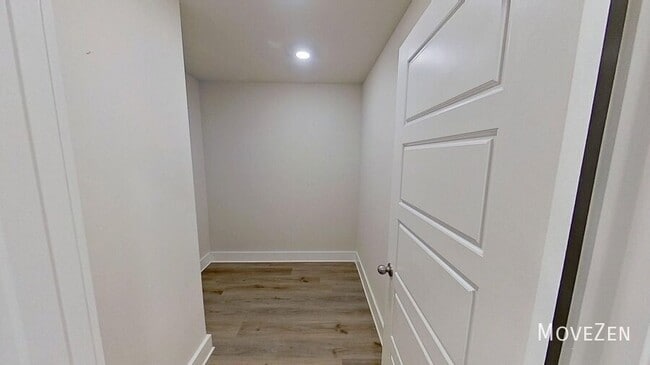 Building Photo - 132 Bromes Wy