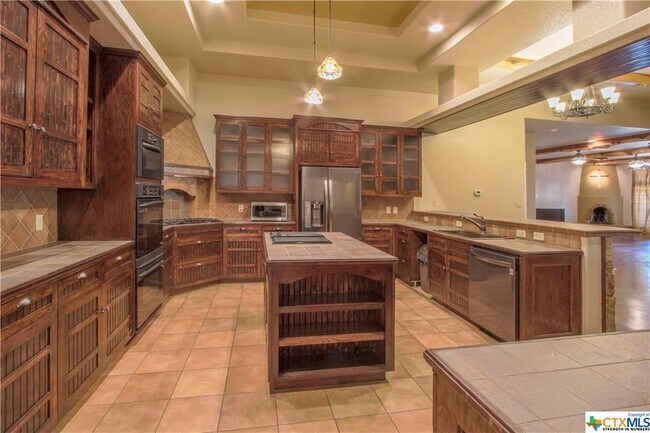 Building Photo - 2623 Kangaroo Ct