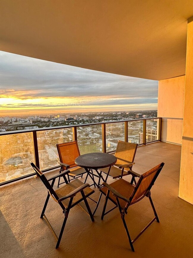 Building Photo - 1600 NE 1st Ave