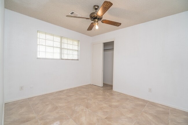 Building Photo - 3409 Herbert Dr