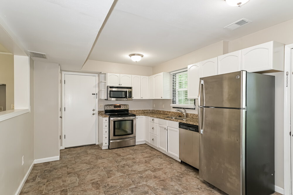 Building Photo - 705 Aster Ln