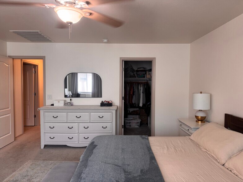 Building Photo - 125 N Sunvalley Blvd