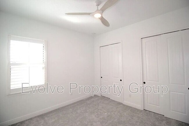 Building Photo - 20 Del Palma Dr