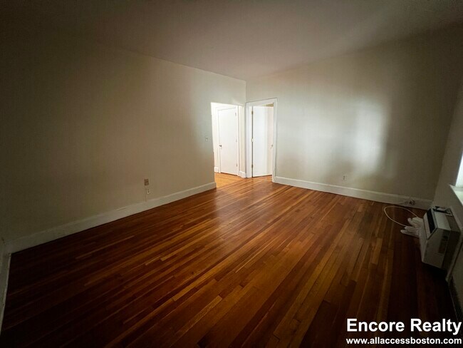 Building Photo - 33 Lancaster Terrace