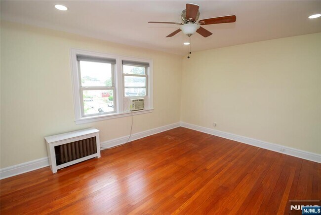 Building Photo - 29 13th