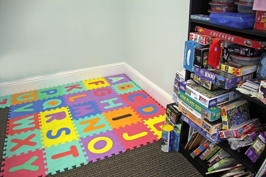 Building Photo - 1303 Main St N