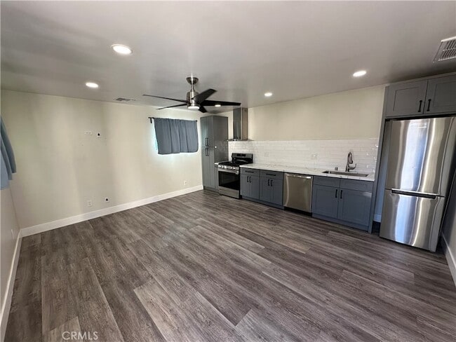 Building Photo - 2155 Summit Ave