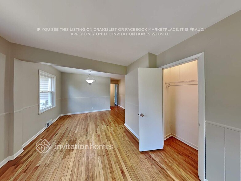 Building Photo - 410 Mors Ave