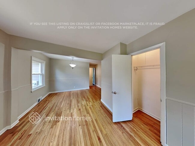 Building Photo - 410 Mors Ave