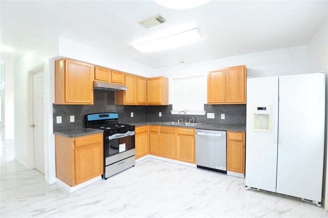 Building Photo - 7103 Bryton Park Dr