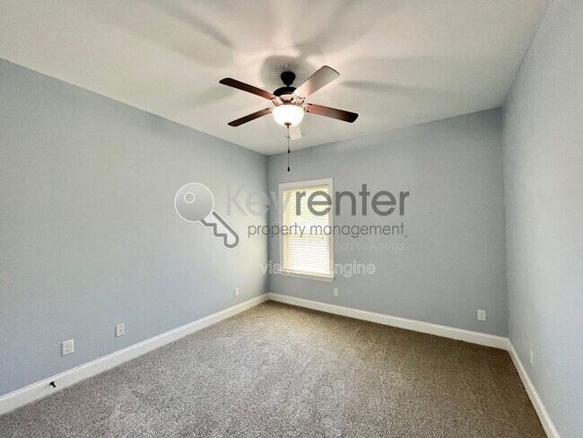 Building Photo - 2758 Waterhaven Dr