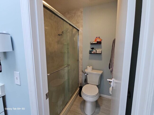 Building Photo - 7628 Shadow Bay Dr